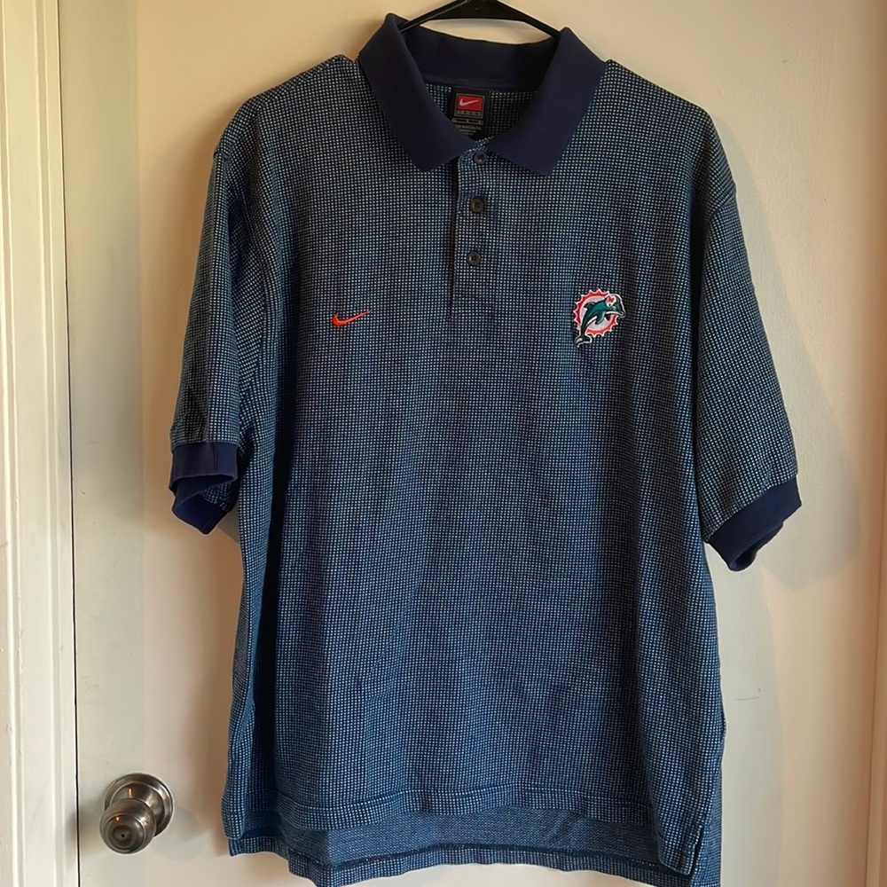 Dolphins golf tee